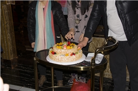 壽星們一起切蛋糕 壽星們一起切蛋糕