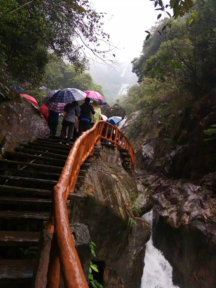 路很滑.jpg 路很滑.jpg